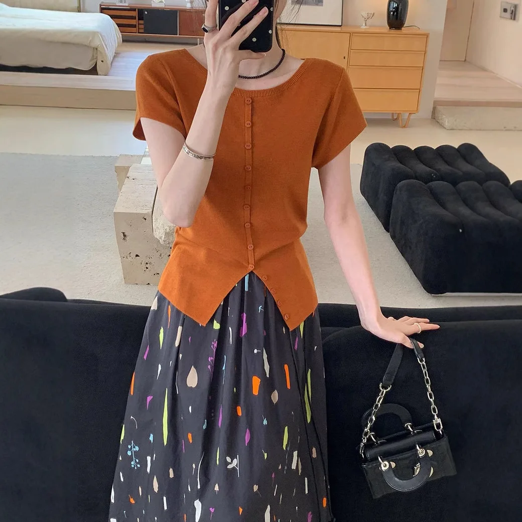 

8062, осветляющий оранжевый топ, новая летняя футболка с круглым вырезом и рукавами-крылышками, дизайнерская футболка с разрезом на талии для женщин