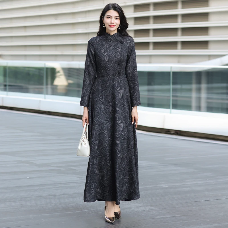 2026 Recién llegado de Primavera/otoño: vestido elegante de manga larga con cuello mandarín para mujer, falda larga ajustada de alta gama para uso diario