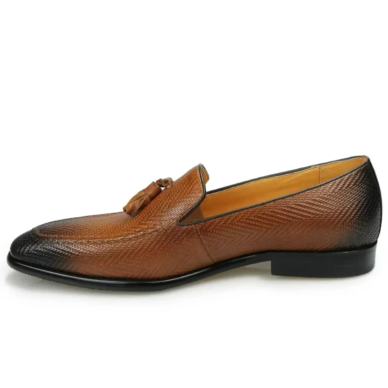 Fashion Casual Office Shoe For Men High Grade Cow Leather Slip On Loafers Handmade New Design Leather Men Dress Shoes Wholesale