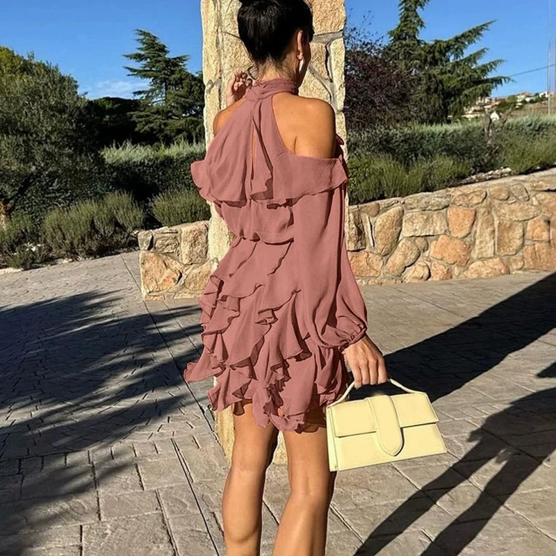 

Женское короткое платье с длинным рукавом, простое, для вечеринок, модное, с открытыми плечами, с рюшами, на бретельках, мини-платье, весна-лето, новинка, с завышенной талией, однотонное