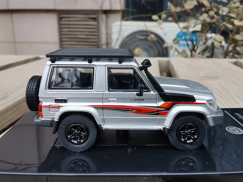 Diecast 1/64 Size Toyota Model Car Land Cruiser 70 Series Alloy Car Model Collection Display Hobby Original Box