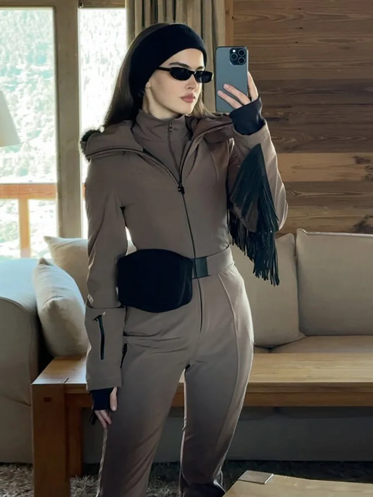 Damen 2025, trendige Ski-Overalls mit Kapuze und Quasten, wasserdicht, warm, Wintersport-Oberbekleidung, modische, elegante Damen-Schneeausrüstung – Detail 17