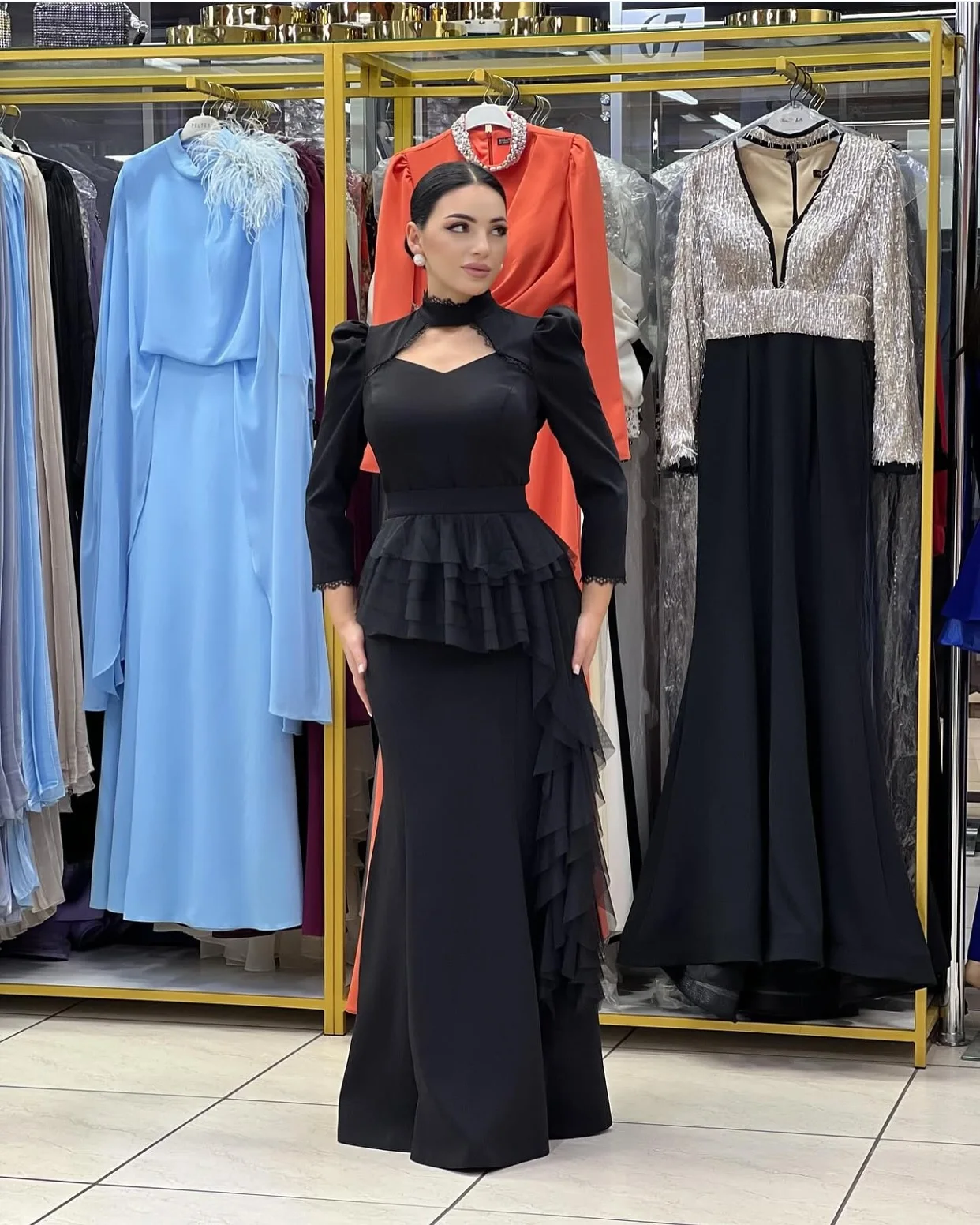 تخصيص الحديثة جيرسي حورية البحر الدانتيل المتدرج مساء اللباس جودة عالية طويلة الأكمام عالية الياقة الطابق طول فساتين حفلة موسيقية