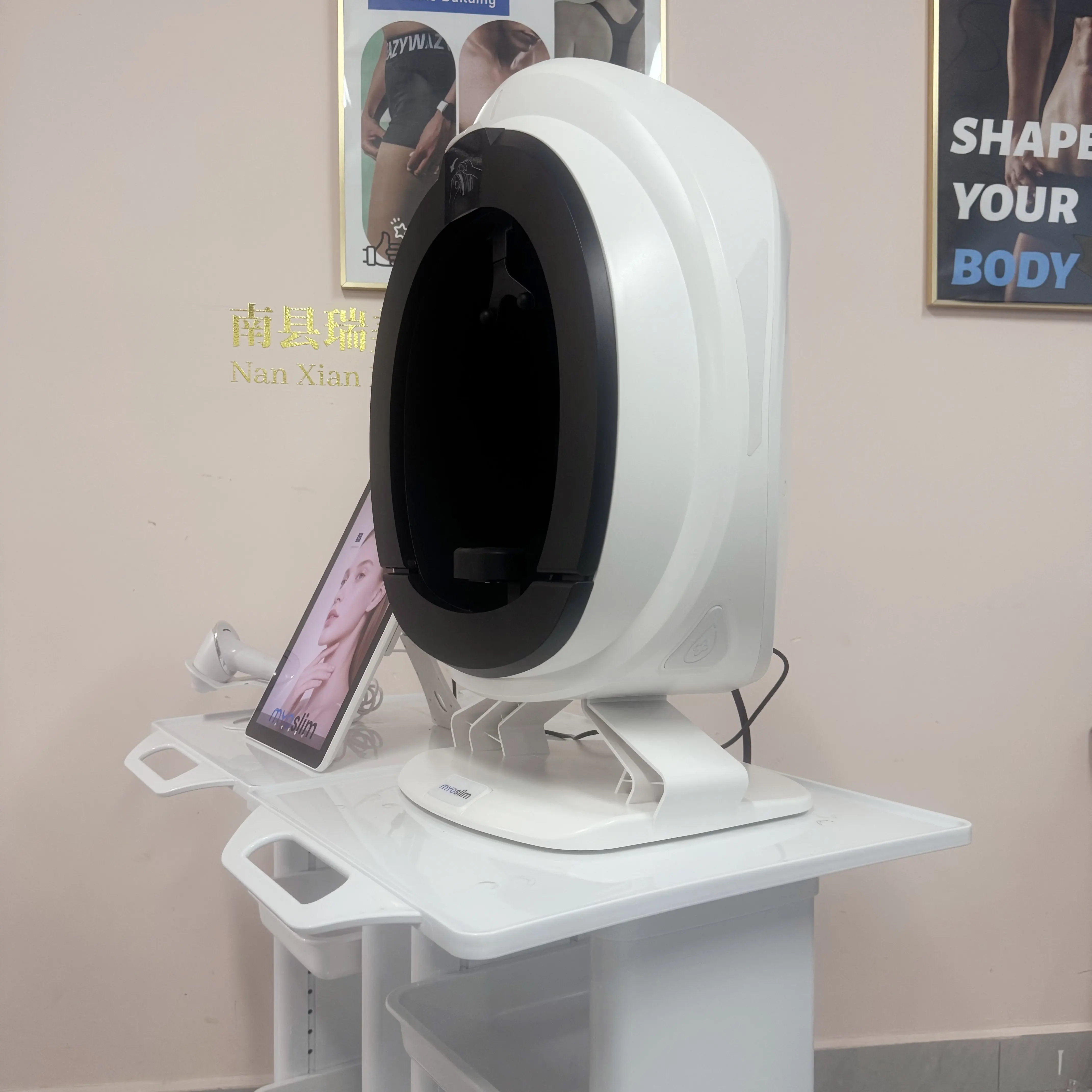 Q1 Pro 36MP AI Facial & Scalp Analyzer with 8 Spectral Imaging Hair Analysis Module for Beauty Salon Skin Diagnosis