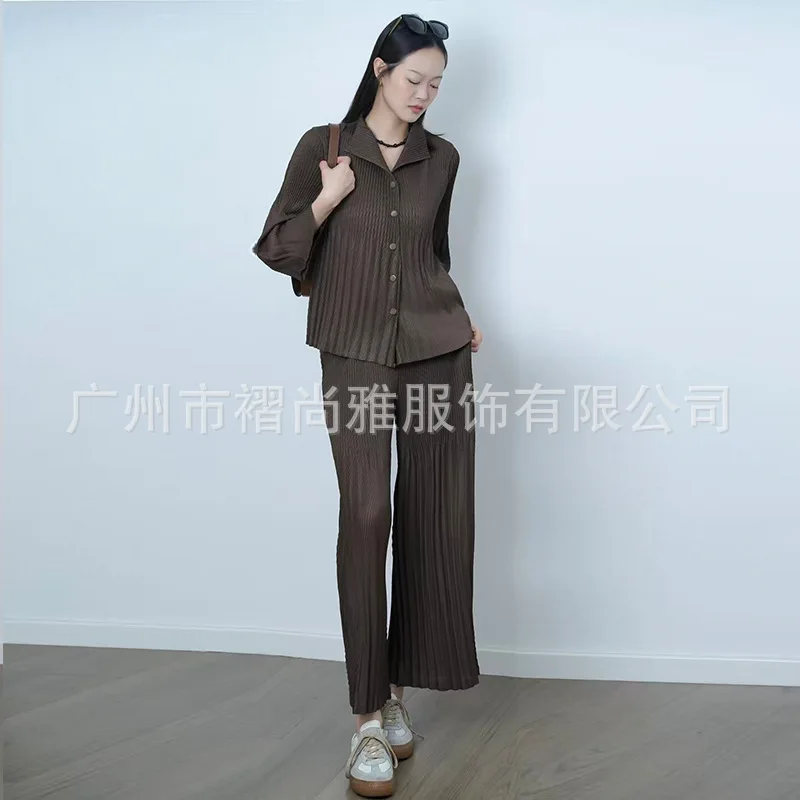 Costume plissé Miyake 2026 Printemps-Été Nouveau Costume Grande Taille Femme d'Âge Moyen Plissé Confortable Mode Décontracté Deux Pièces