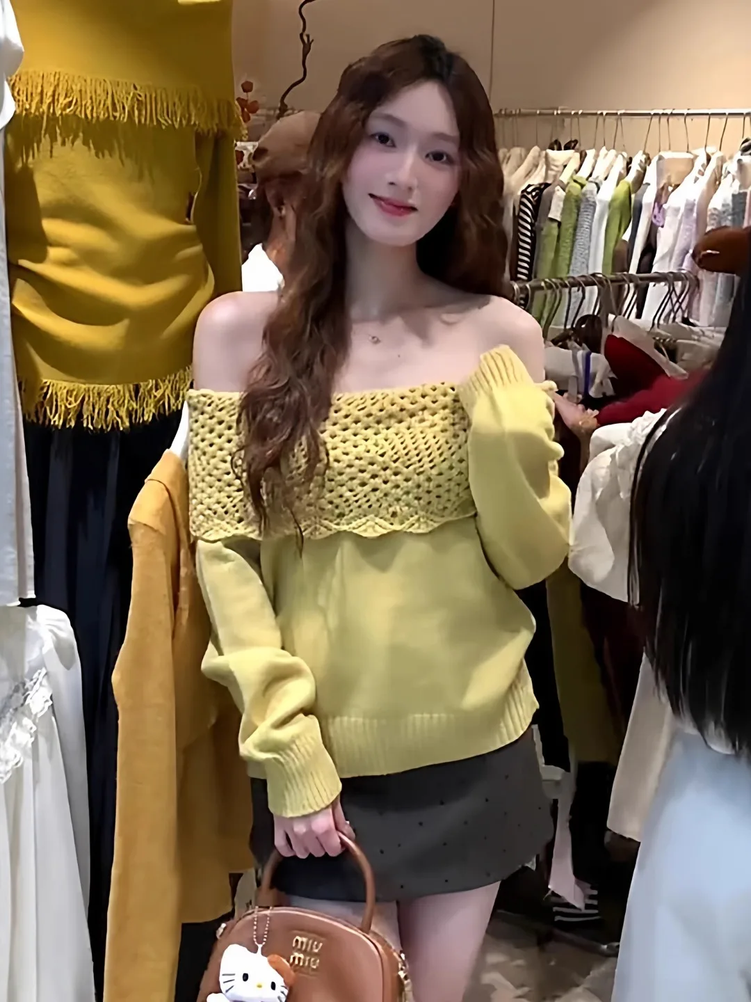 

Желтый вязаный длинный свитер Све на одно плечо, женский дизайн Ele, осенняя мода, внутренняя одежда, корейский топ