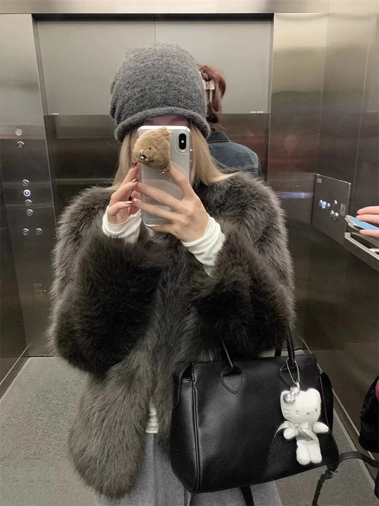 Women's Short Faux Fur Coat Autumn Winter Eco Friendly Fox Fur Like Outerwear Premium Color Selection