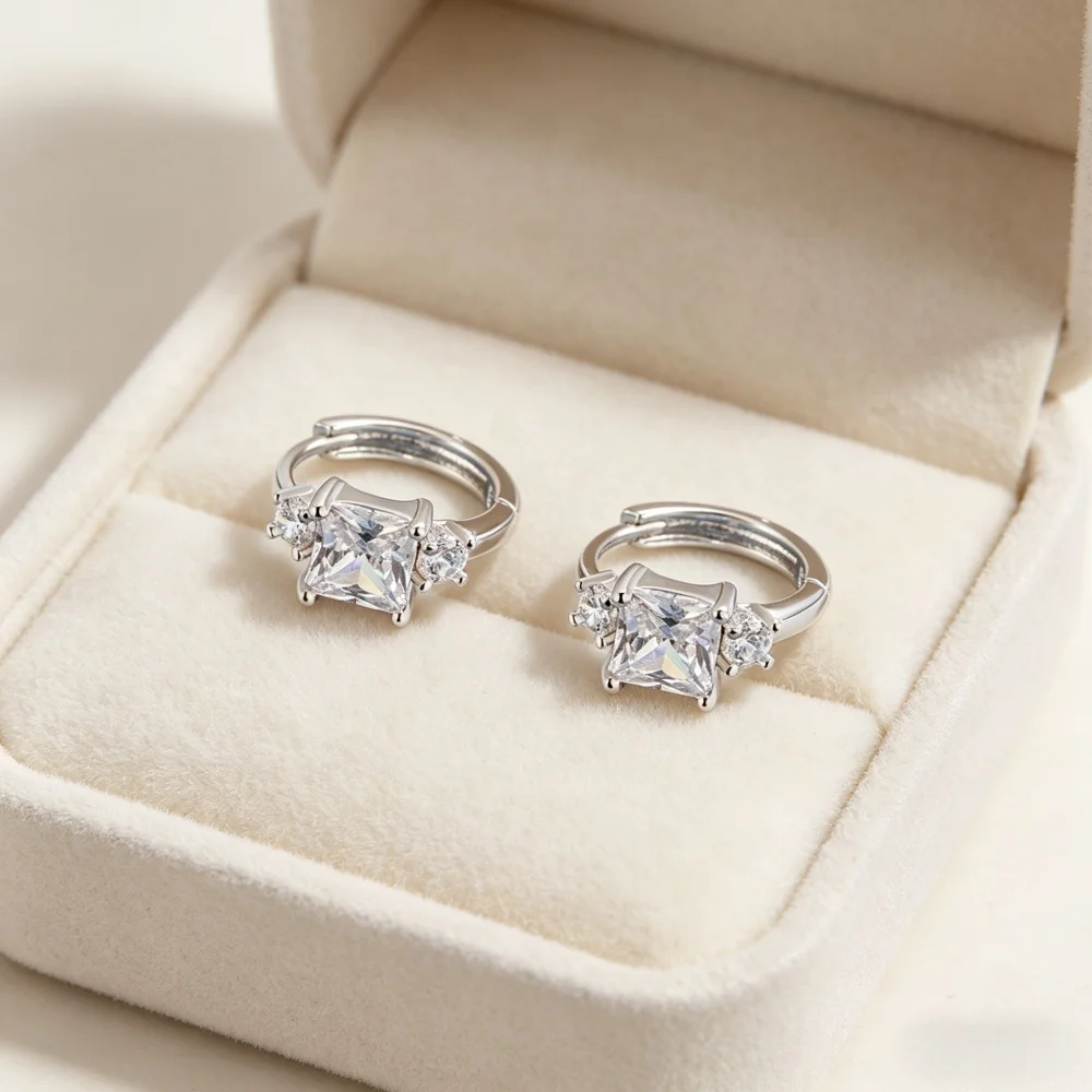 Pendientes Huggie de Plata de Ley 925 con Circonita Cúbica de Corte Princesa, Pendientes de Aro Cuadrados Brillantes con Cristal, Joyería Minimalista para Novia, Regalo