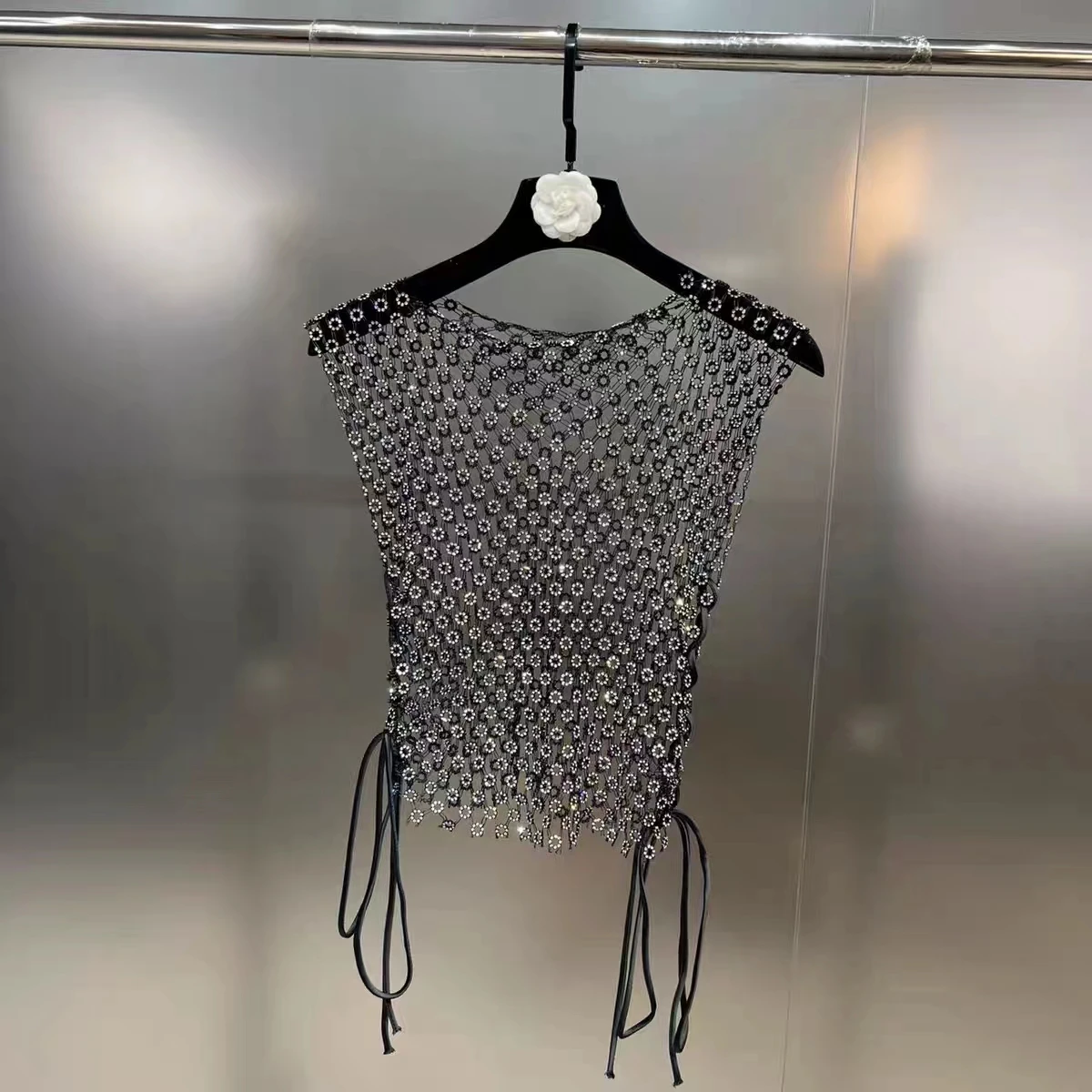 Round neck sleeveless shiny diamond flower hollowed out mesh with a perspective of European and American spicy girl style vest