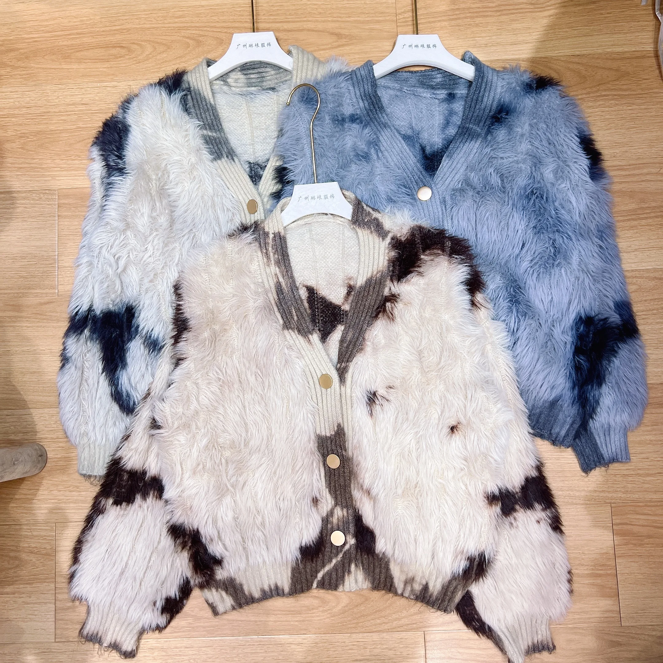 Tie Dye V คอเดี่ยว Breasted Plush ถักเสื้อสเวตเตอร์ถักผู้หญิง High Street Mohair เสื้อกันหนาวหญิงฤดูใบไม้ร่วงฤดูหนาวใหม่มาถึง C144