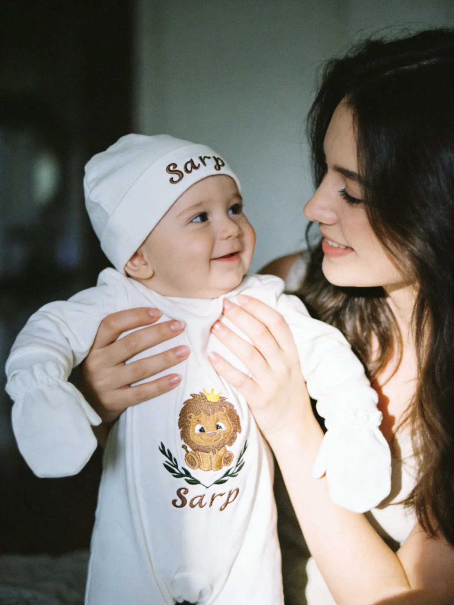 Baby Boy Sarp Lion Outfit Set - Onesie Hat Mittens with Crown Lion Embroidery