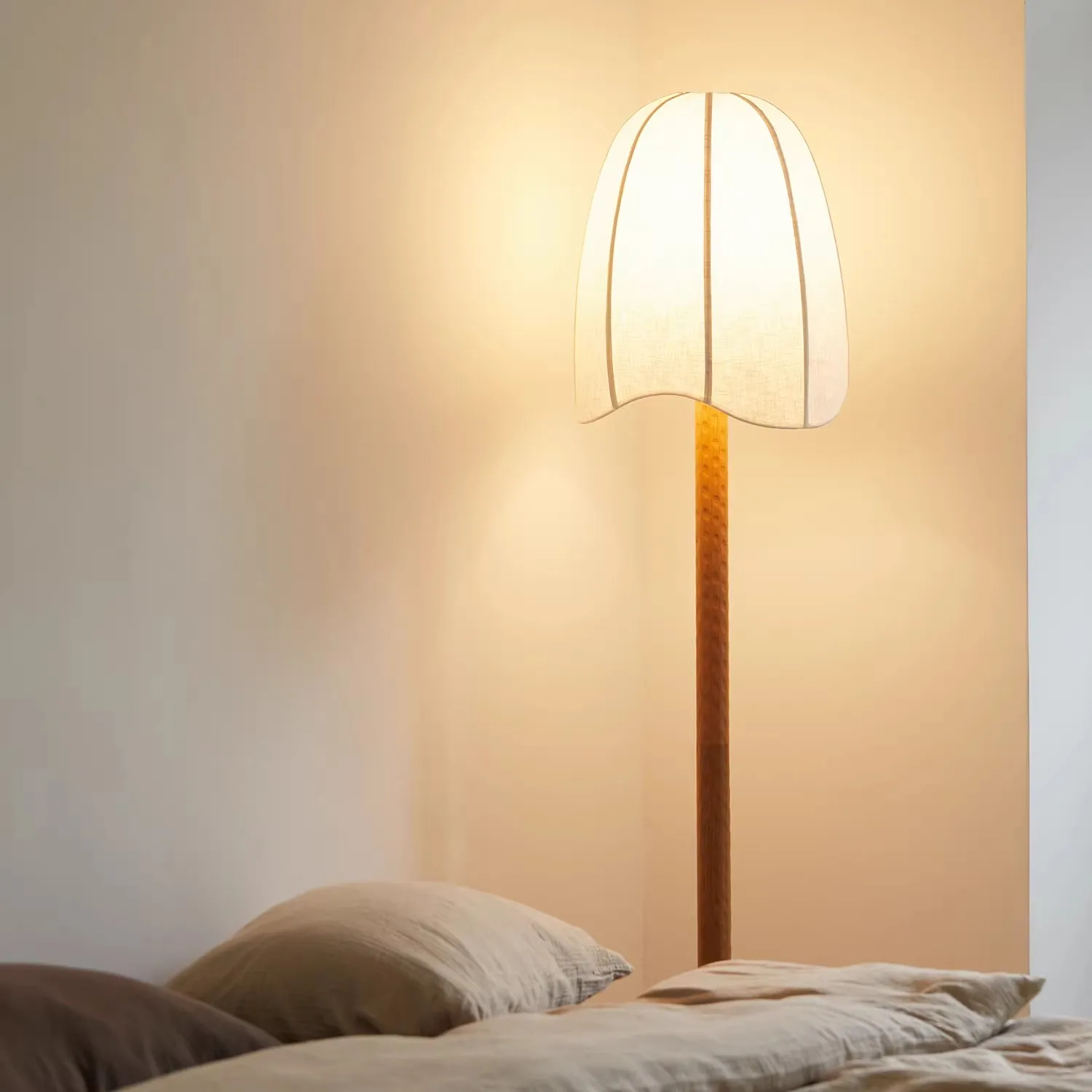 Chinese Style Retro Creativity Advanced Solid Wood Floor lamp European Style Light luxury Home use Living Room Decorative lamp