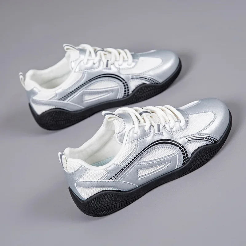 أحذية كاجوال شعبية منخفضة القطع للنساء، أحذية رياضية عصرية مضادة للانزلاق للطلاب، أحذية تدريب شبكية متعددة الاستخدامات