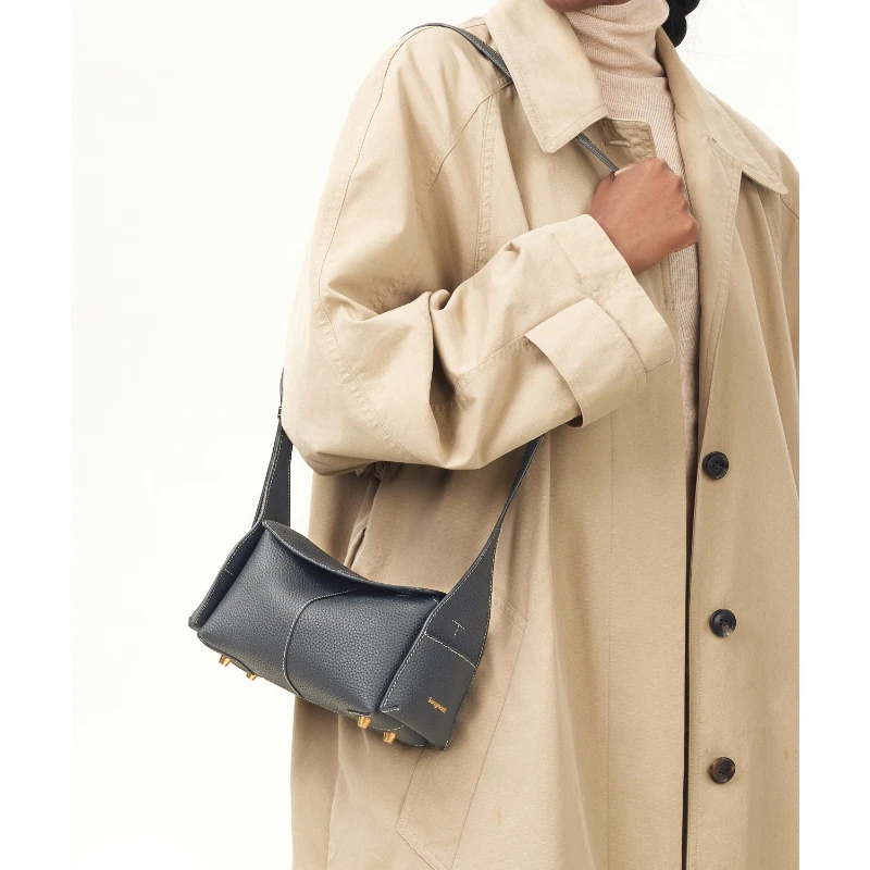 حقيبة Songmont 2025 الجديدة من سلسلة خطاف الأذن الصغيرة Eave حقيبة هوبو كروس للركاب من جلد البقر الفاخر للنساء