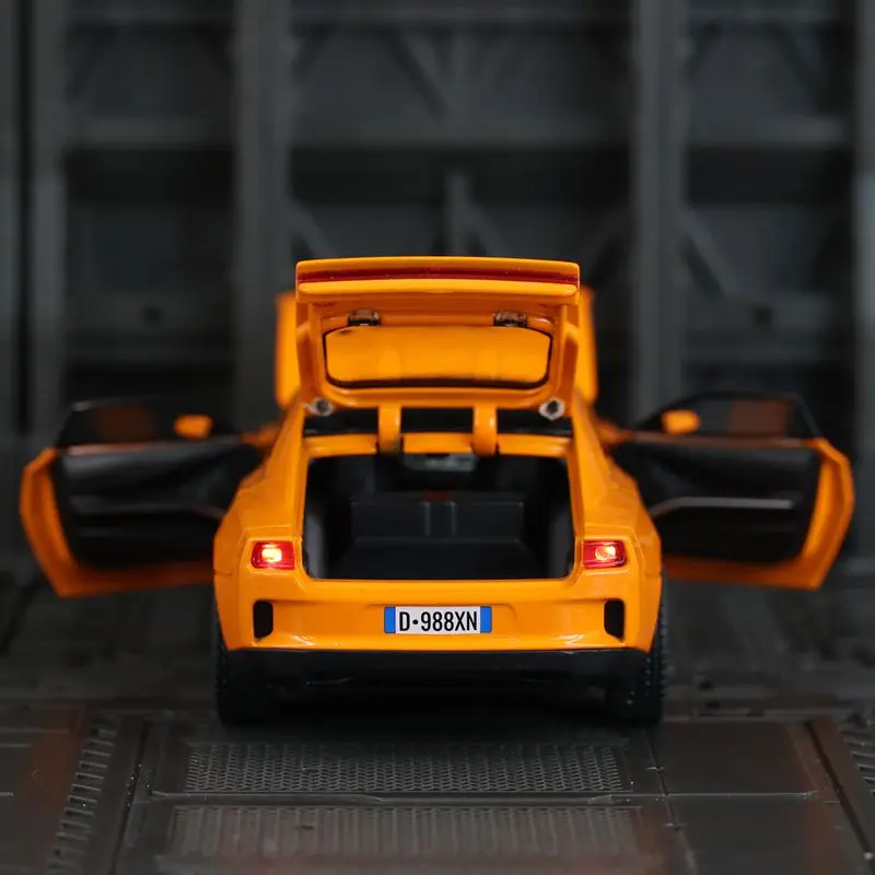 1:32 ダッジ SRT ヘルキャット合金製スポーツカーモデル、ドア、フロントフード、トランクドアも開閉可能、豊富なディテール