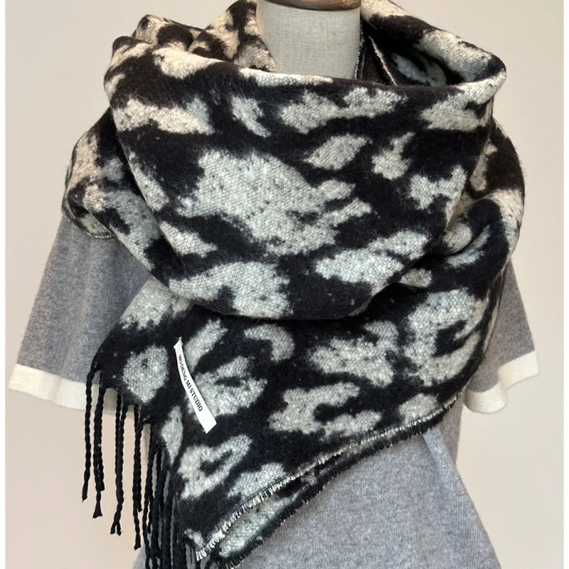 Fashion Spotted Leopard Imitate Cashmere Scarf Winter Women Wool Shawl Neckerchief