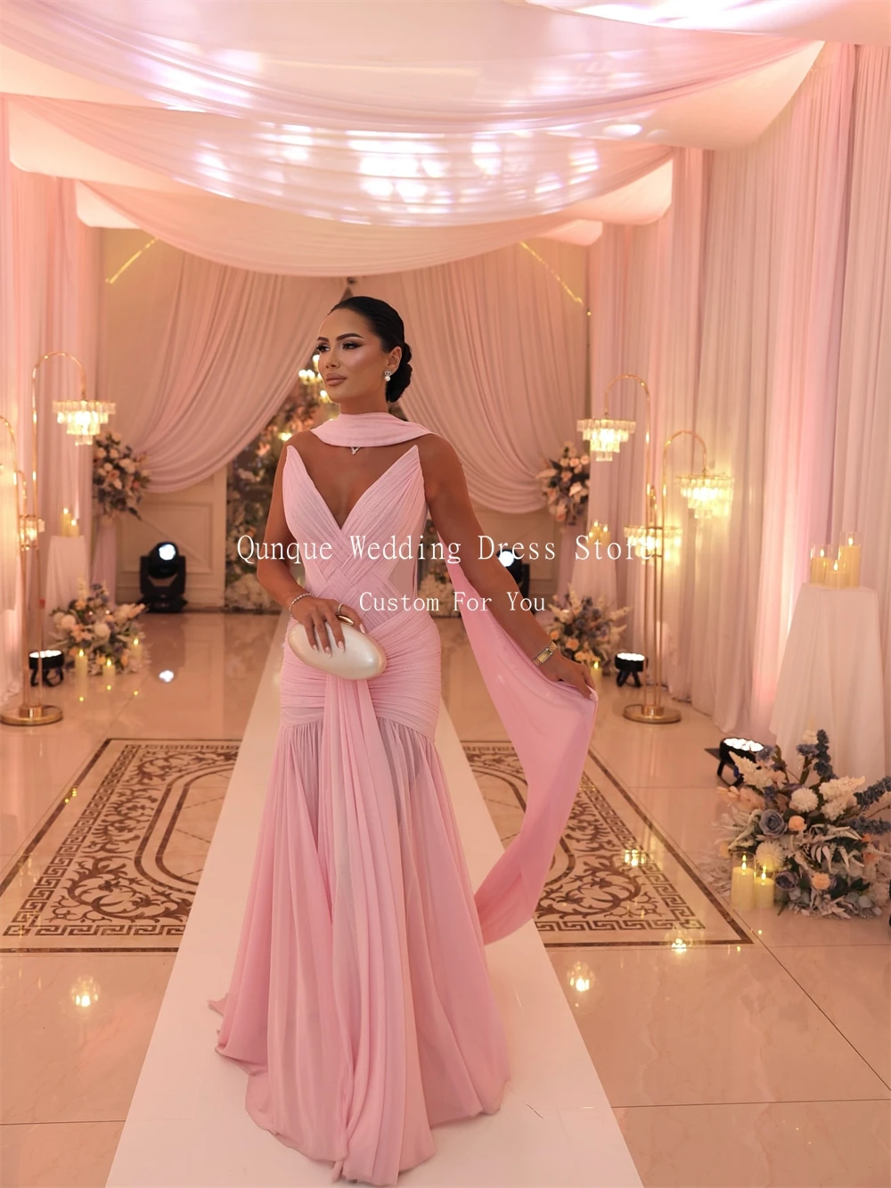 Qunque Roze Chiffon Avondjurken V-hals Kriskras Plooien Vestidos Para Mujer Elegantes Party Prom Gown Met Cape Aangepaste