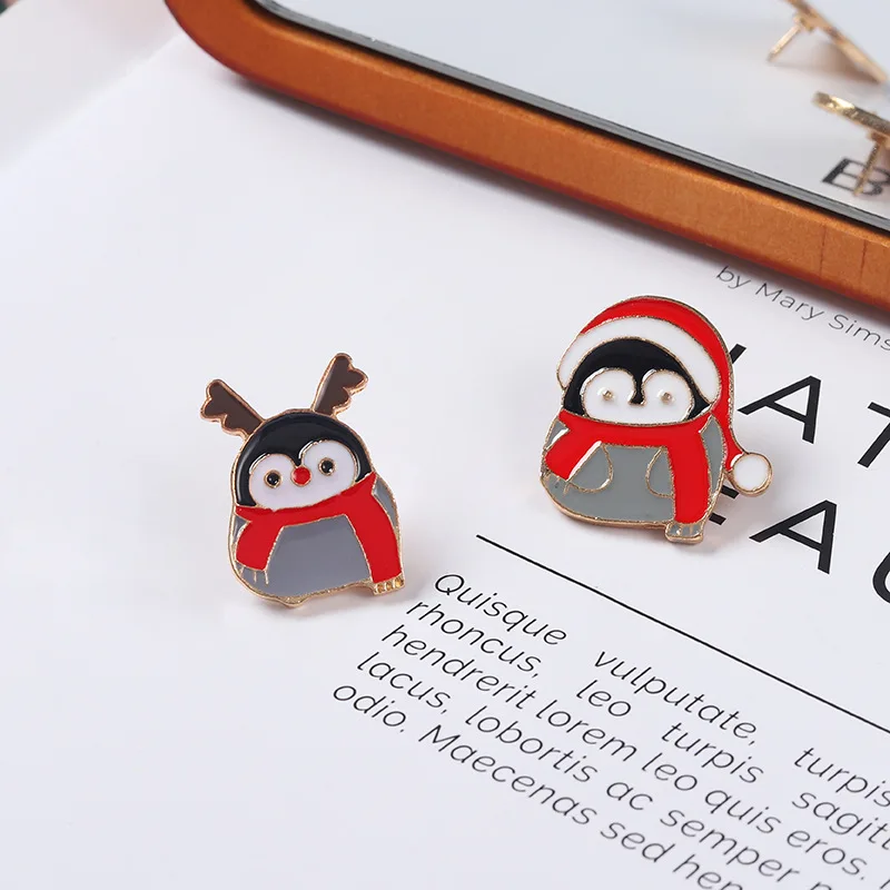 Christmas Penguin Enamel Pins Custom Santa Deer Scarf Hat Brooches Bag Badge Childlike Cartoon Jewelry New Year Gift for Kids