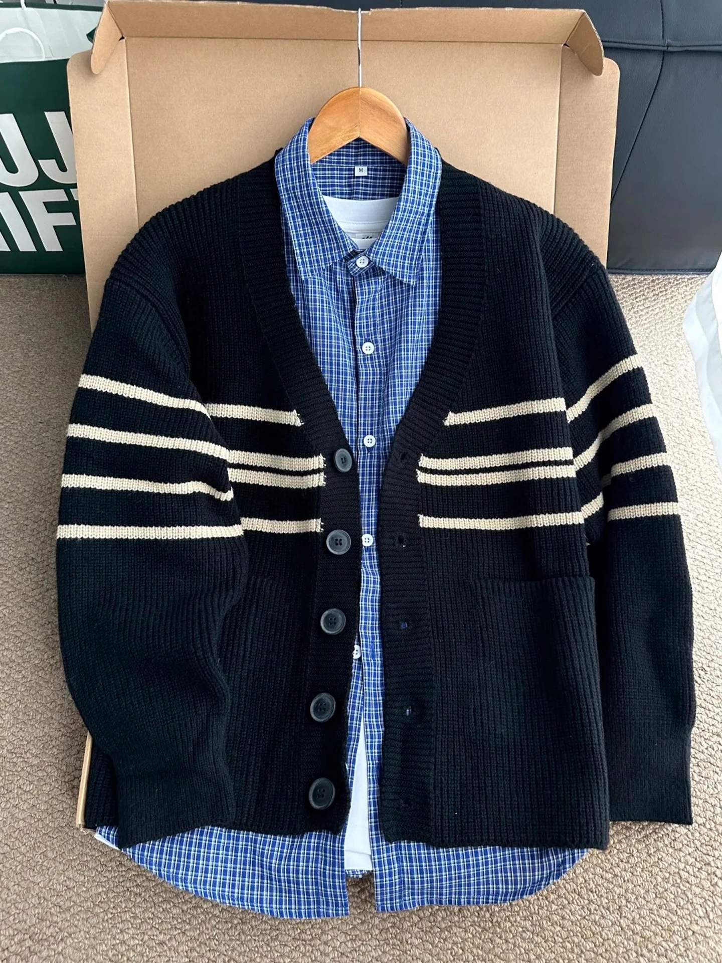 

Bla mat V-Ne Striped Men's Sweater Autumn Loose Feel Open Cardigan American Retro Knitted irt Soft Comfortable
