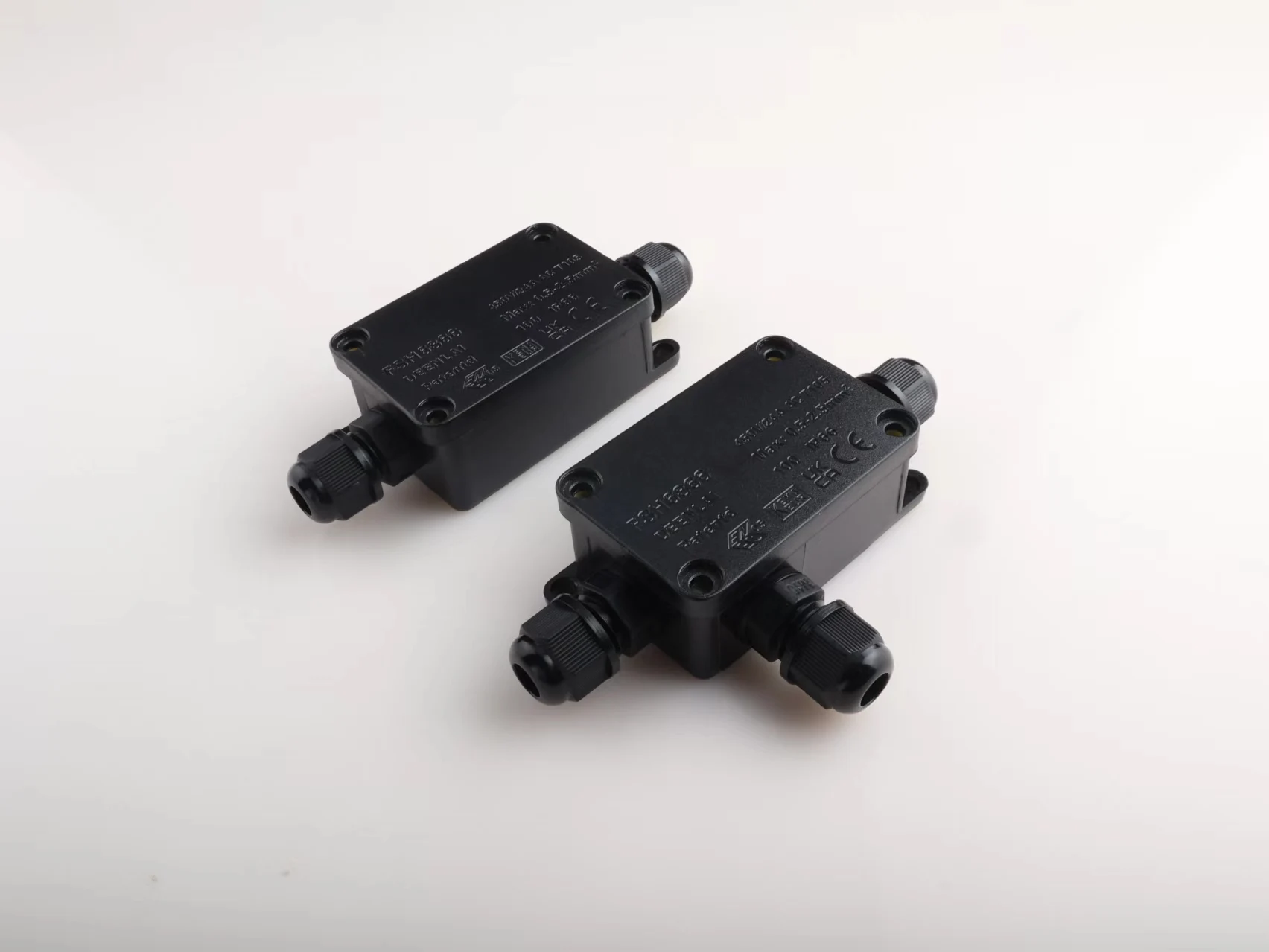 

IP66 outdoor waterproof Mini junction box with FSH100 2/3 terminal connectors for outdoor lighting