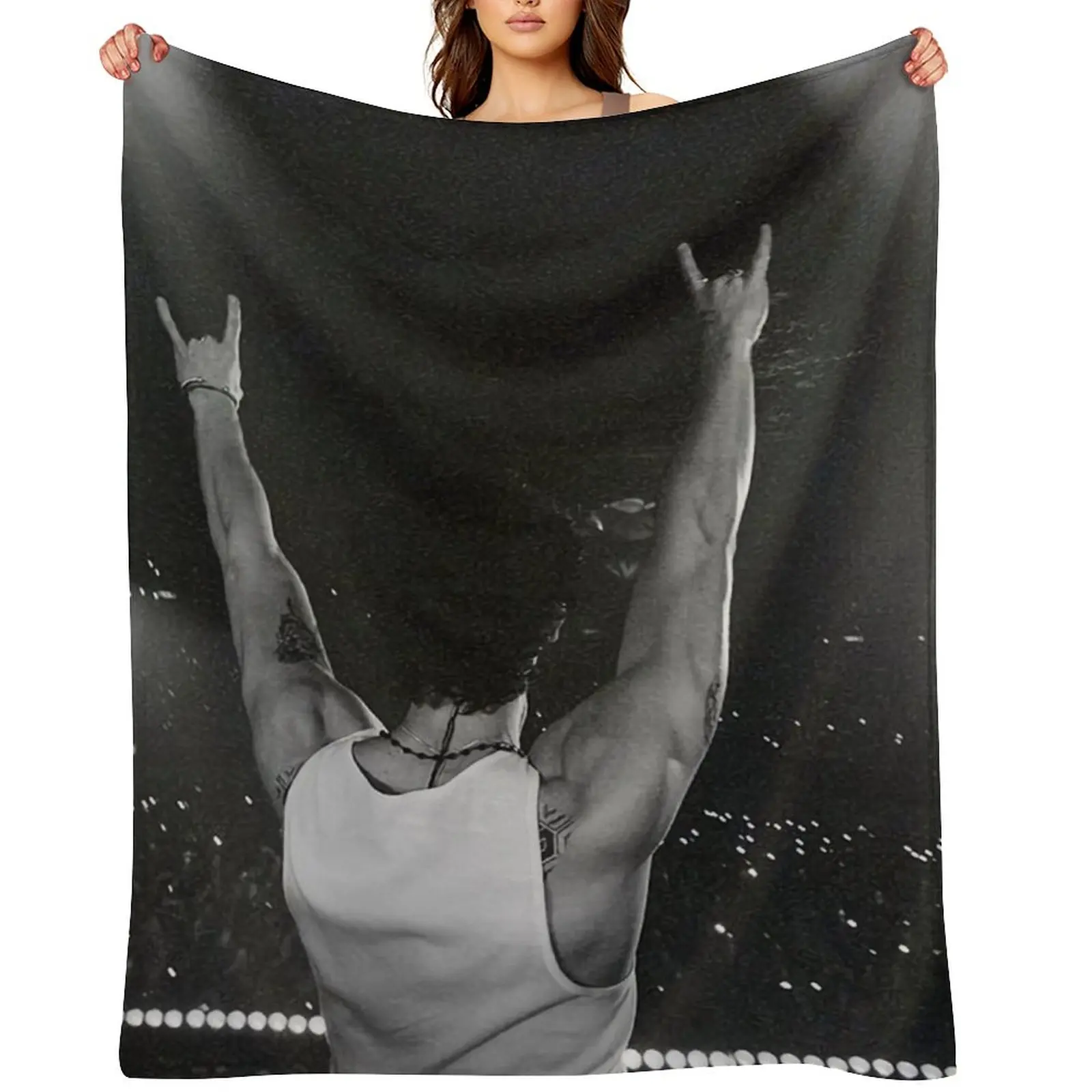 

Greeting Mendes On Stage Throw Blanket Luxury Large Furry Bed covers Blankets
