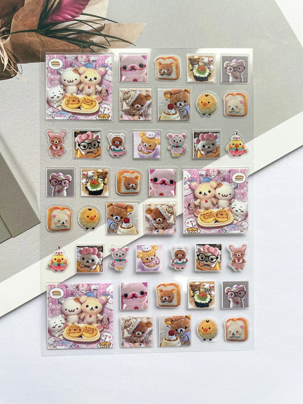 Kawaii rilakkuma trevo de quatro folhas pão rosa mini pvc adesivo arte do prego diy capa de fone de ouvido guitarra notebook adesivos à prova dwaterproof água