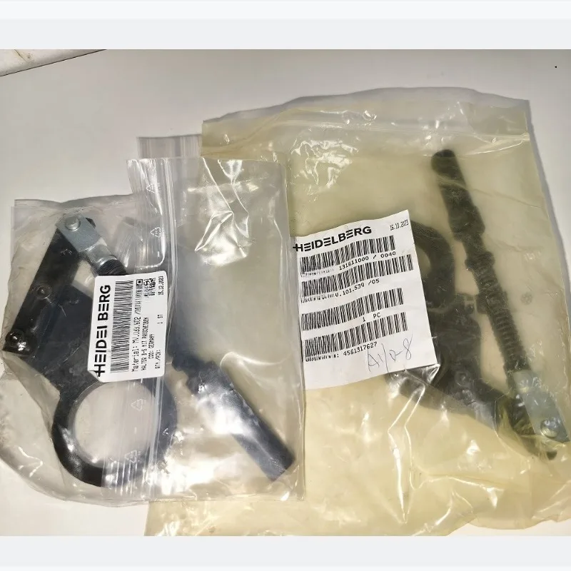 

Parts for MV.033.602/06 Heidelberg printing press accessories CD102 machine intermediate roller bracket MV.101.539/05