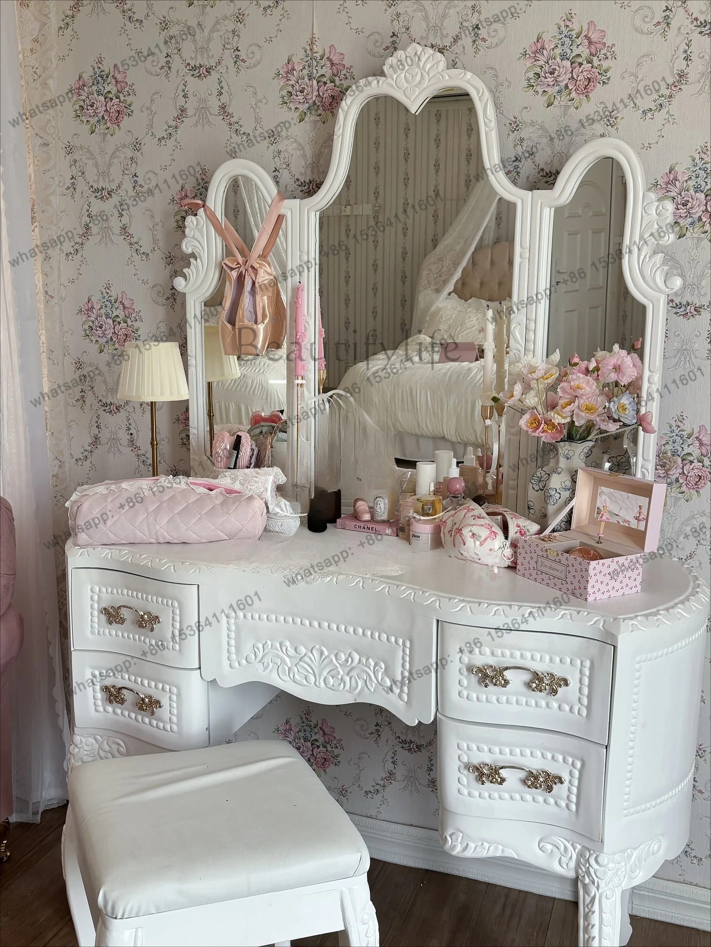 French retro solid wood engraved dressing table Nordic white makeup table furniture customization