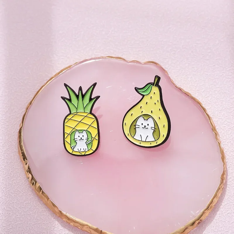 Fruit Cat Enamel Pin Cute white cat in watermelon apple pear pineapple strawberry orange brooch Lapel Accessories Metal Badge