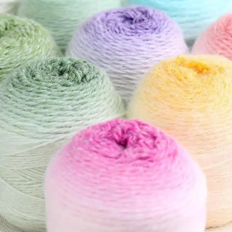 Handgefertigtes Häkelgarn aus Wolle, 200 g, mit Farbverlauf, weich und strapazierfähig, zum Stricken für Heimwerkerprojekte, zum Herstellen von Pullovern und Mützen. – Detail 6