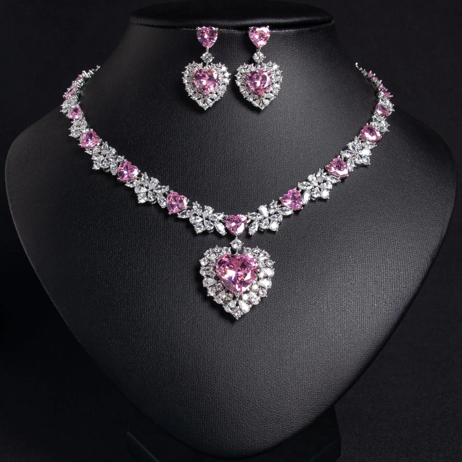 

Pink Heart Zircon Necklace and Earring Set