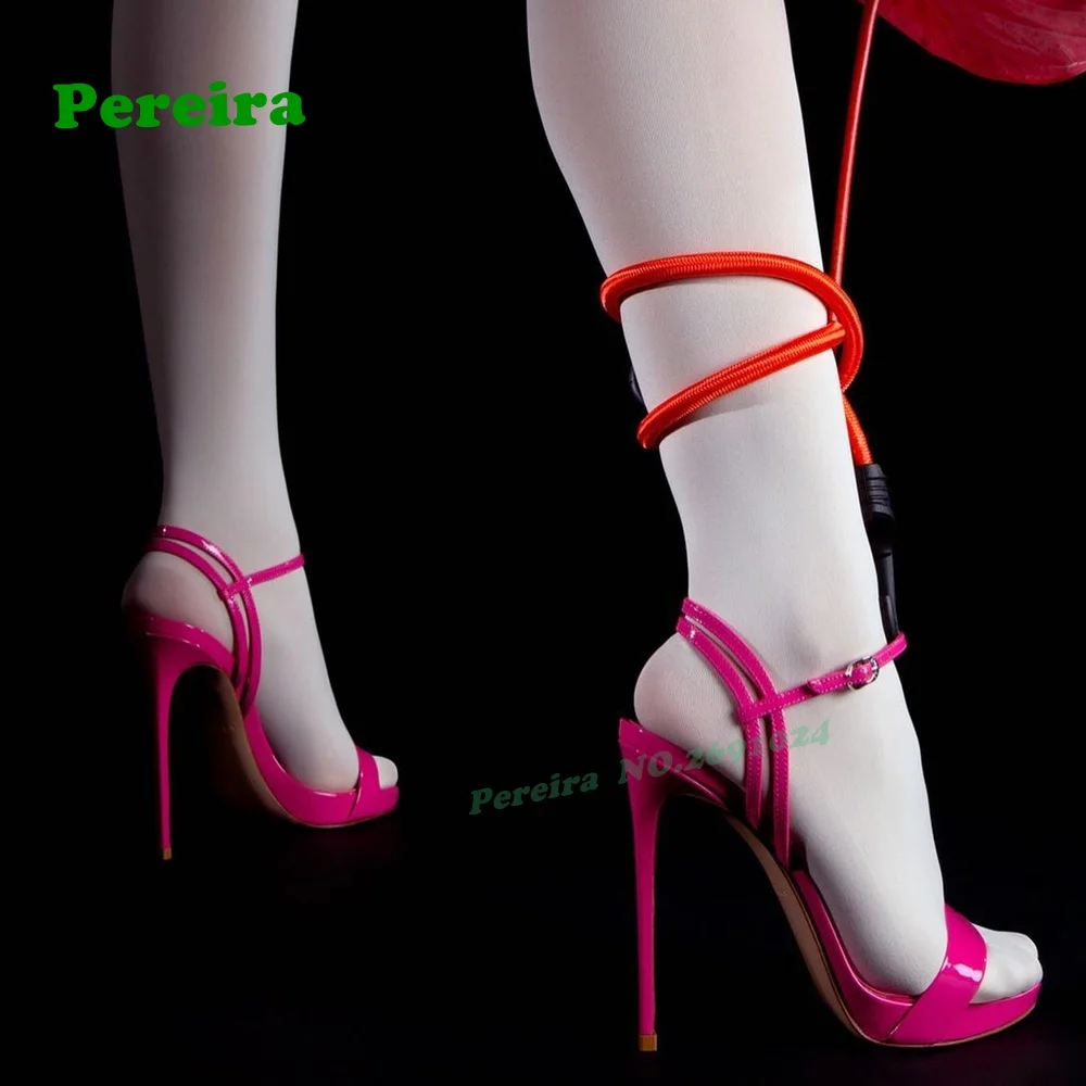 

Пурпурные босоножки на платформе и шпильке, женские сандалии с открытым носком и пряжками, летние глянцевые подиумные туфли с открытой пяткой, элегантные