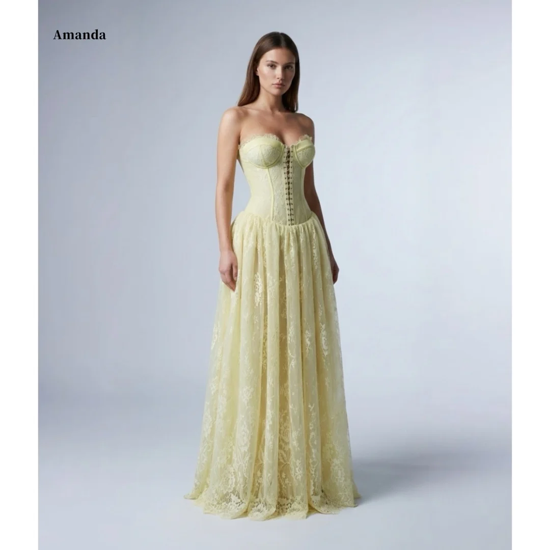 

Индивидуальный пошив: Желто-лимонное платье для выпускного вечера без бретелек от Amanda с кружевным корсетом, шнуровкой спереди и пышной кружевной юбкой, коллекция 2026