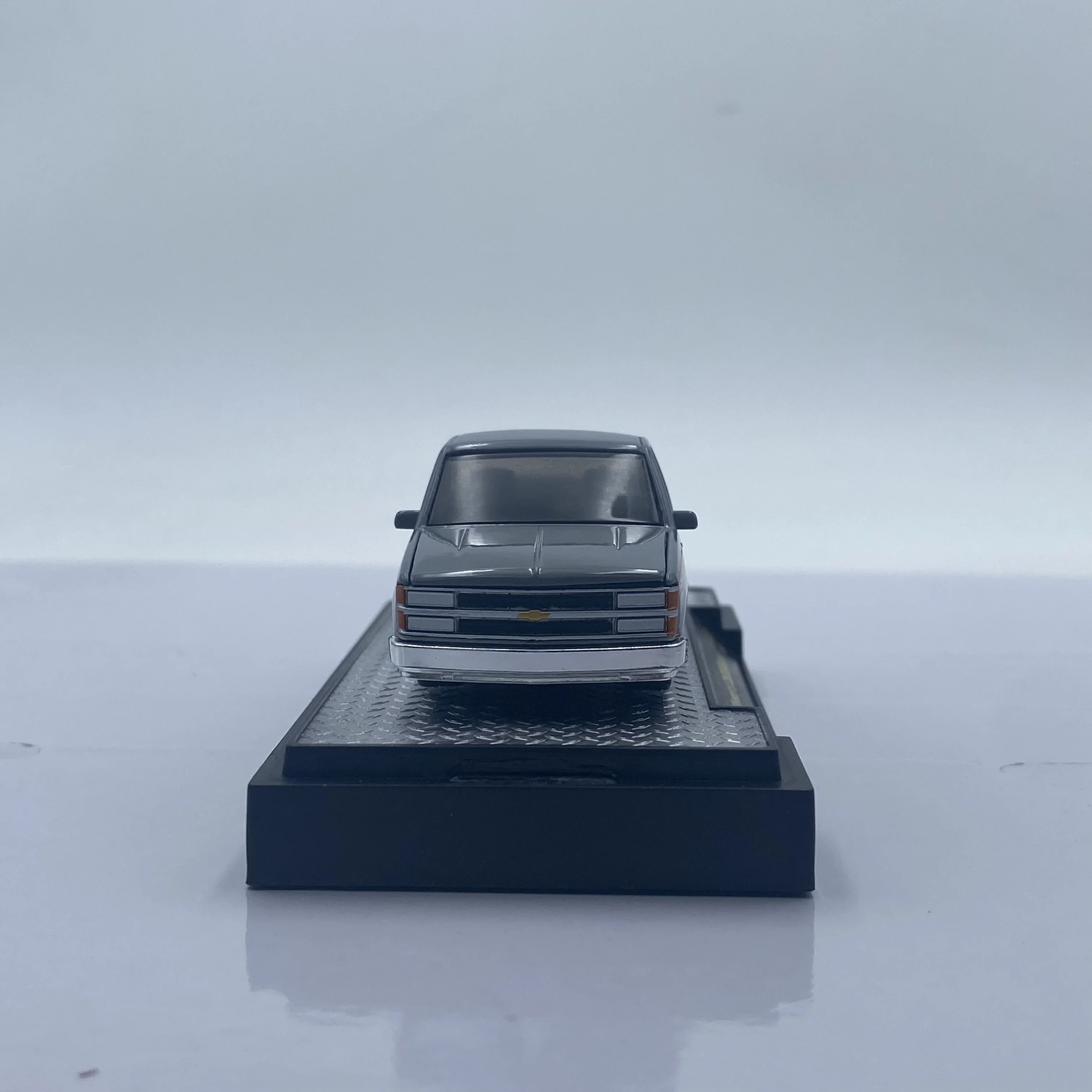 M2 Machines 1/64 カーモデル玩具 C1500 シルバラード