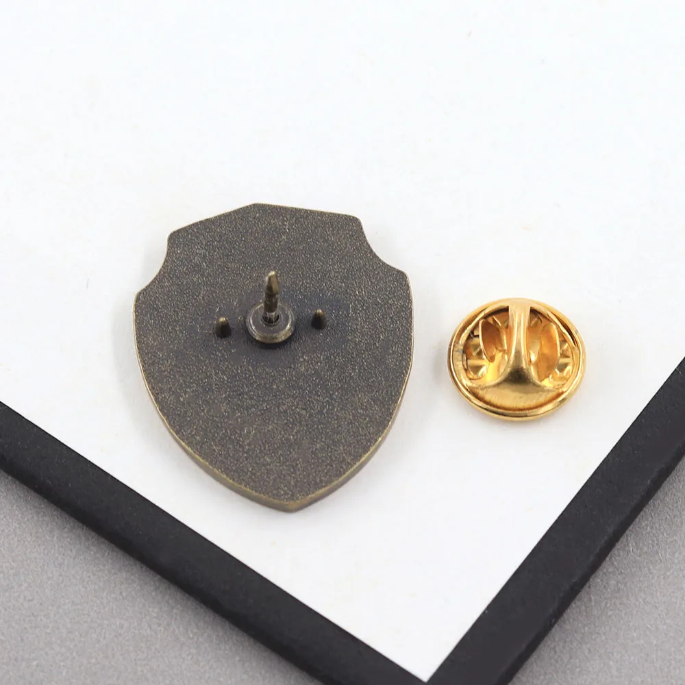 Russisches Abzeichen der 9. separaten Garde-Motorisierten-Gewehrbrygade, sowjetischer Roter Stern, gekreuzte Gewehre, militärische Brosche, Souvenir-Geschenk – Detail 7
