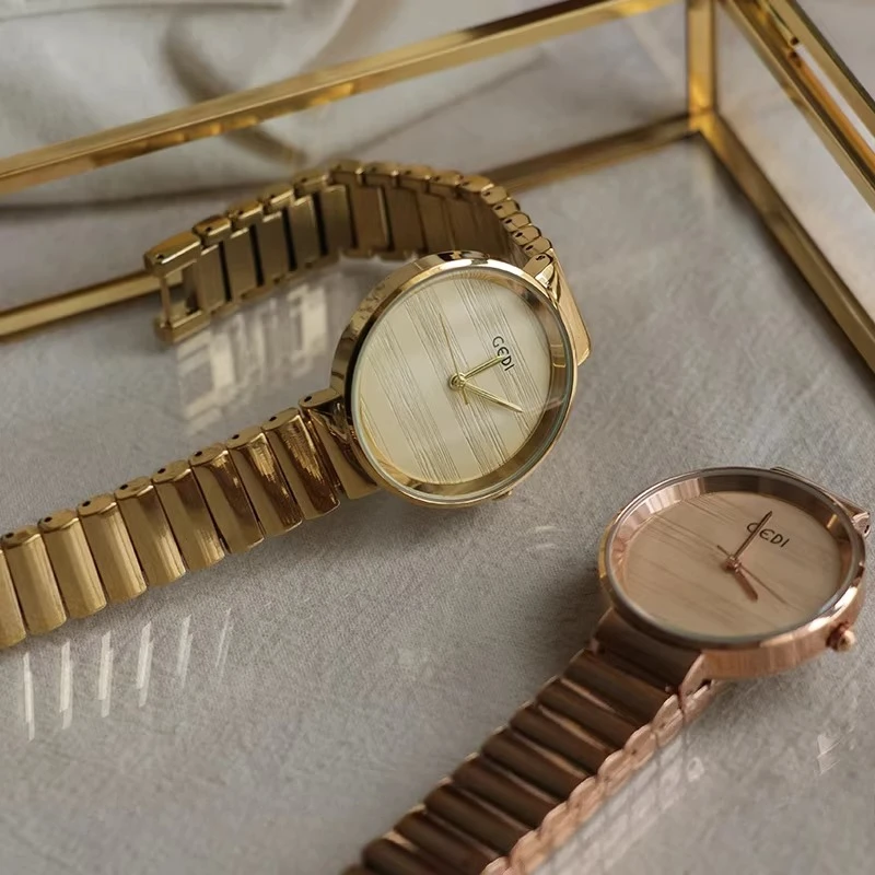 New women's watch simple Ins stylefashionable gold vintage and artistic small gold watch women's wristwatch stylish quartz watch