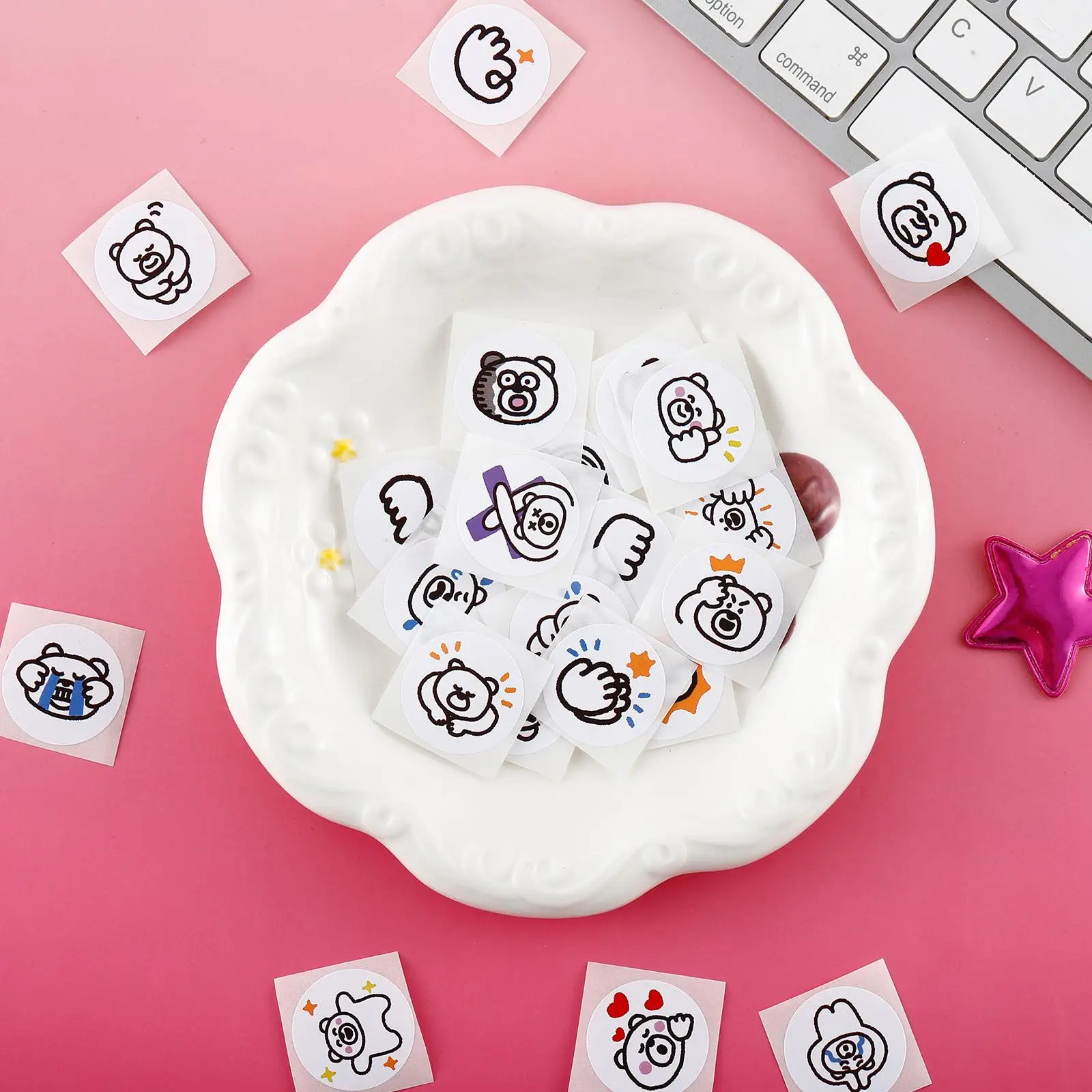 Takada Bear Funny Facial Expression Pack Stickers round Cartoon Sticker Journal Material Office Supplies [Sealed Sticker]
