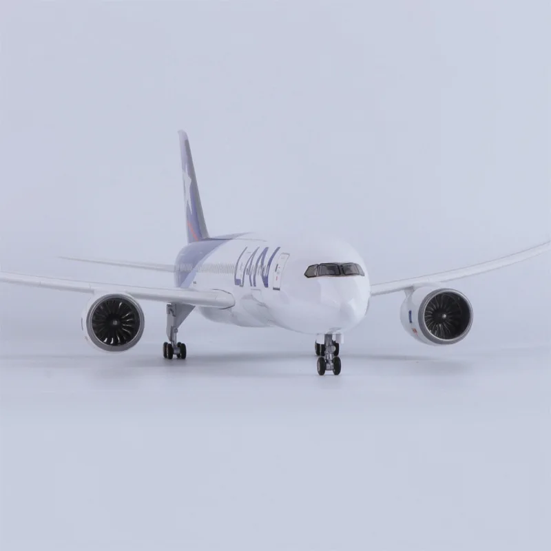Chile LAN B787 Model Plane 43cm 1:130 Scale Airplanes Resin Diecast Aircraft With Landing Gear For Plane Enthusiast Collection