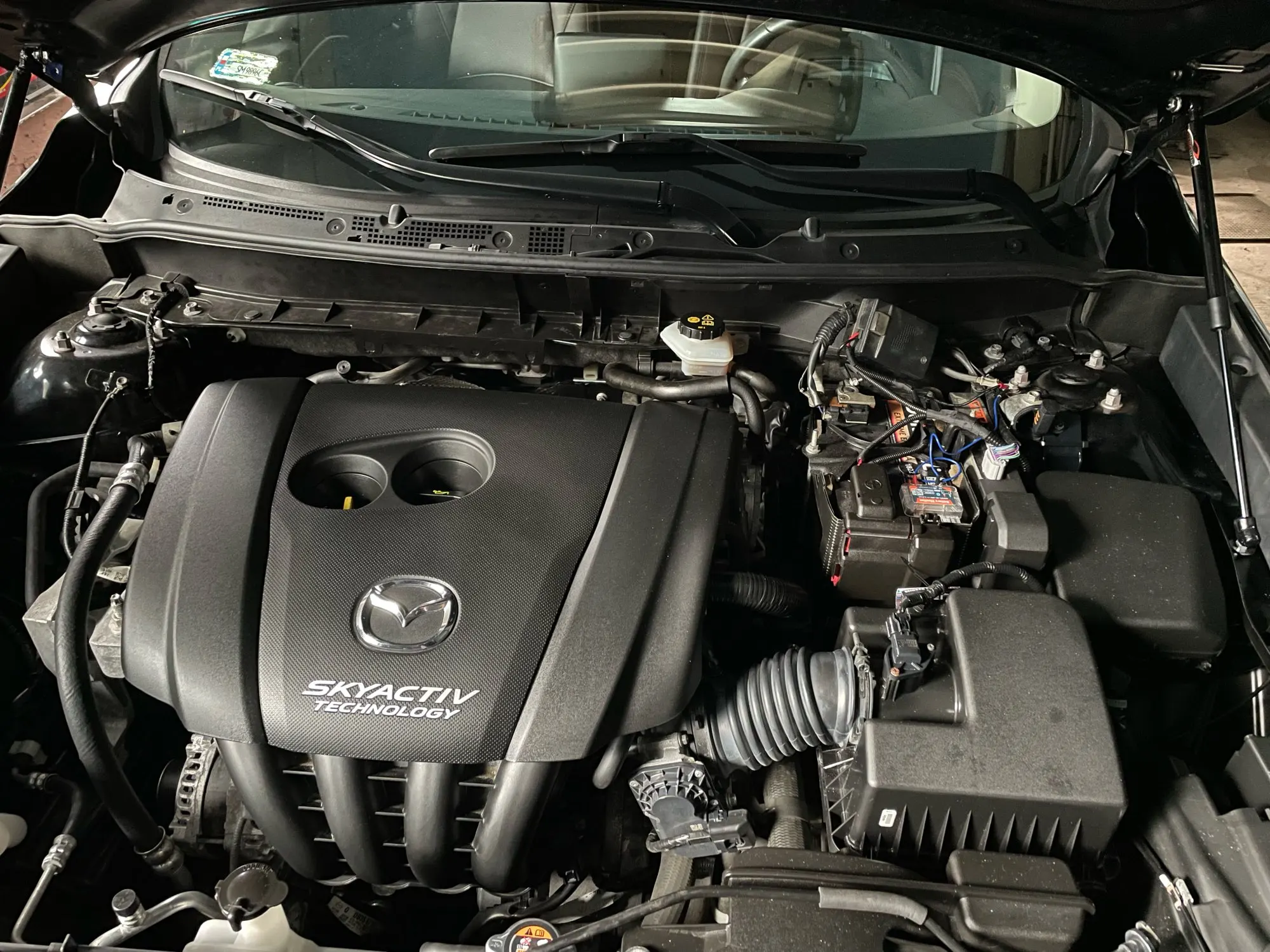 

2 шт. газовые упоры капота для Mazda CX-3 (2014-2023) DK SUV, передние амортизаторы, стойки-упоры, газовые пружины, поршневые штоки