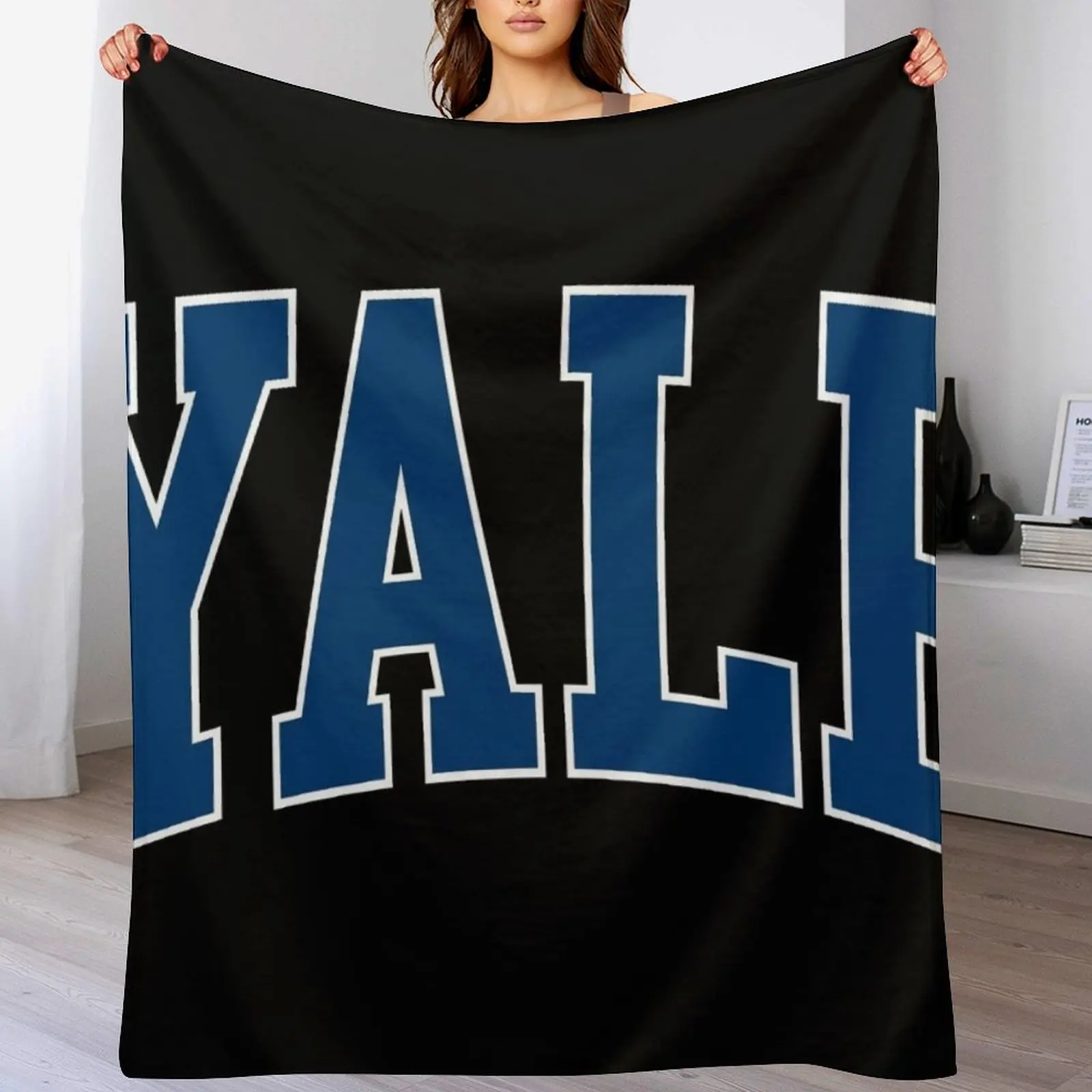 yale - college font curved Throw Blanket Cute Multi-Purpose Blankets