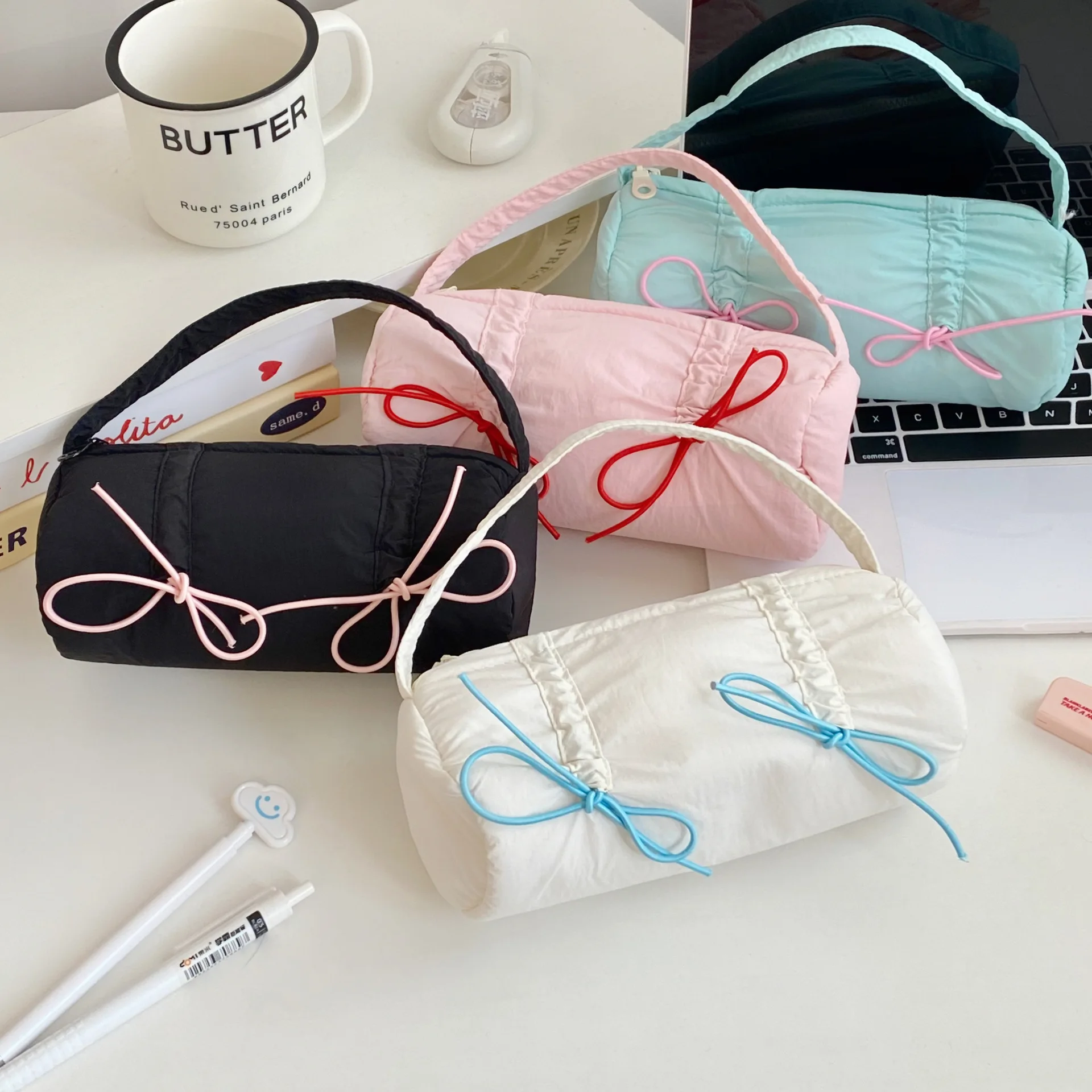 

Creative Handheld Bow Pencil Case Large Capacity Stationery Bag Cute Bowknot Portable Makeup Bag Girl Cosmetic Organizer Pouch ﻿