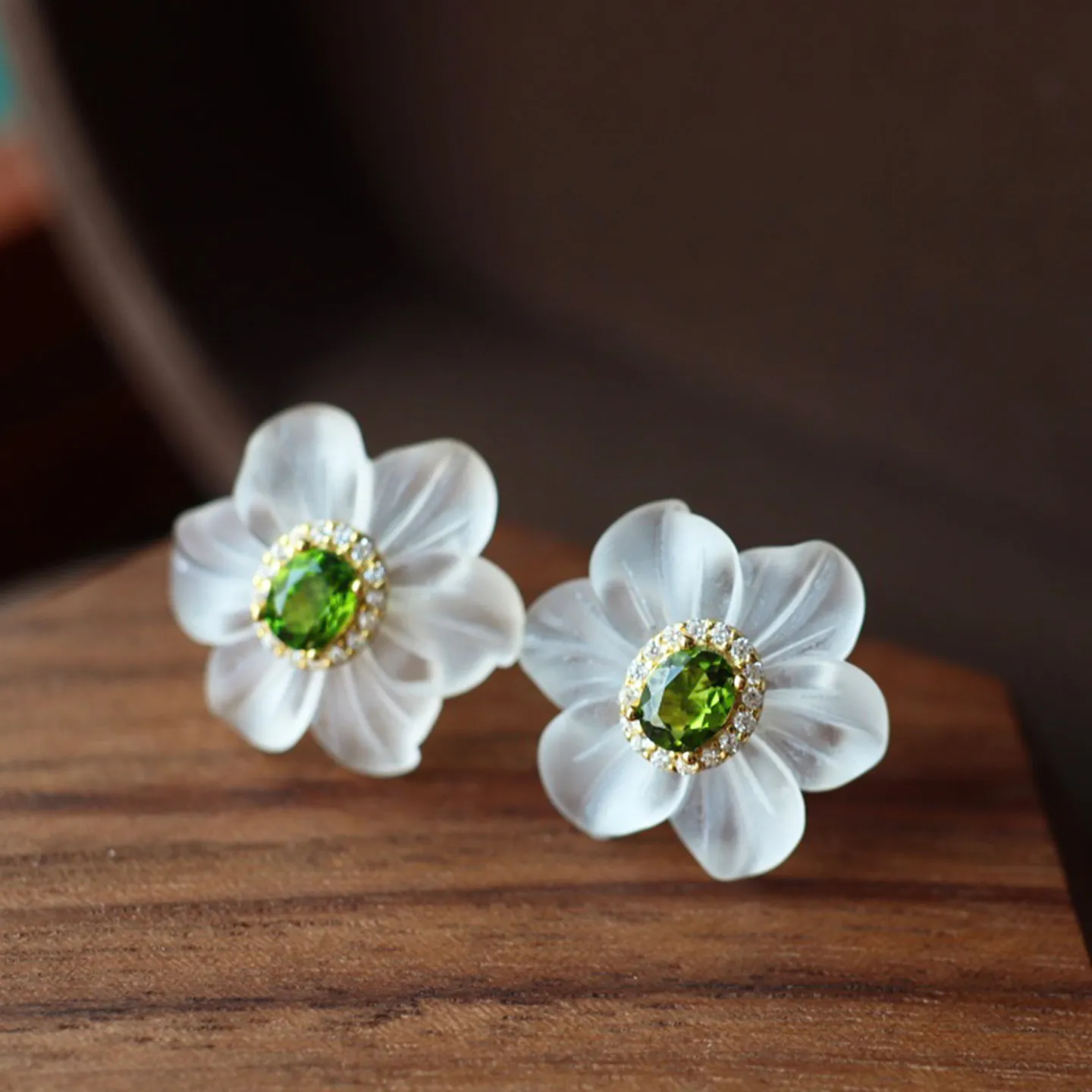 Natural Carved White Crystal Flower Stud Earrings S925 Gold Plated Silver Inlaid Diopside Dainty Original Women Ear Jewelry