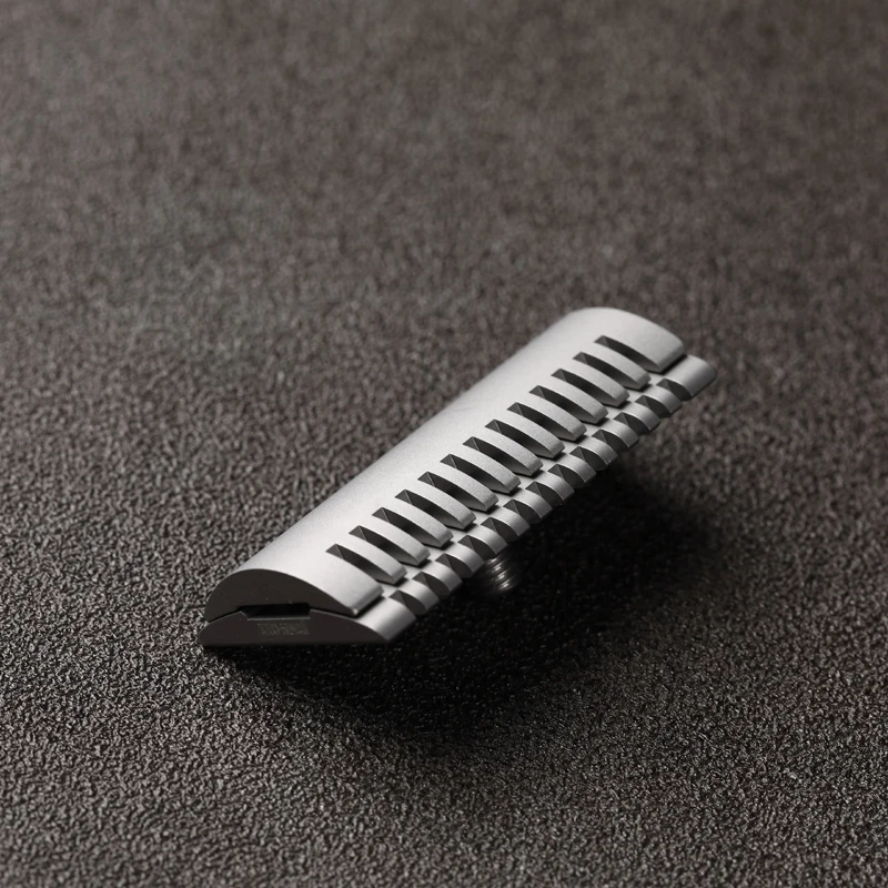 2026 New Arriva！YAQI Titanium Mellon Men's Safety Razor Head for Shaving Razors, Professional Smooth Shaving Grooming Tool view 5