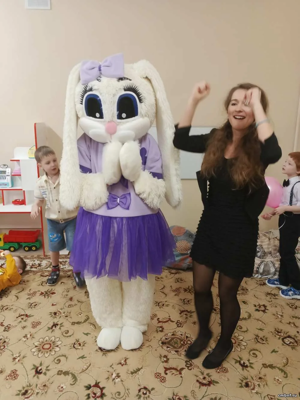 Fantasia de Mascote Coelho da Páscoa Branco com Vestido Roxo para Adultos, Trajes de Publicidade, Fantasias para Halloween e Carnaval