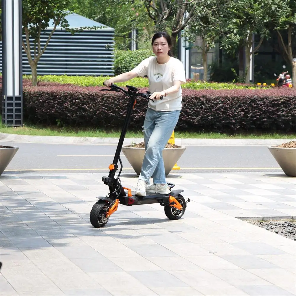 Электрический самокат с двойным двигателем для взрослых, 6000 Вт, дальность действия 55 миль, 11 дюймов, внедорожные шины, быстрый электрический самокат