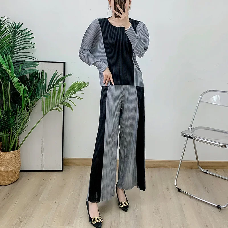 

Pleats Collision Pleats Two-piece Set 2024 New Foreign Young Models Color Blocking Straight Pants + Bat Sleeve Pullover Top Set