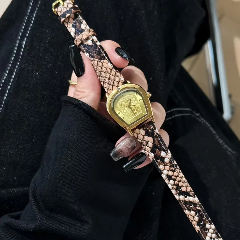 New luxury women's watch snakeskin pattern belt niche student exquisite automatic waterproof trend quartz watch birthday gift