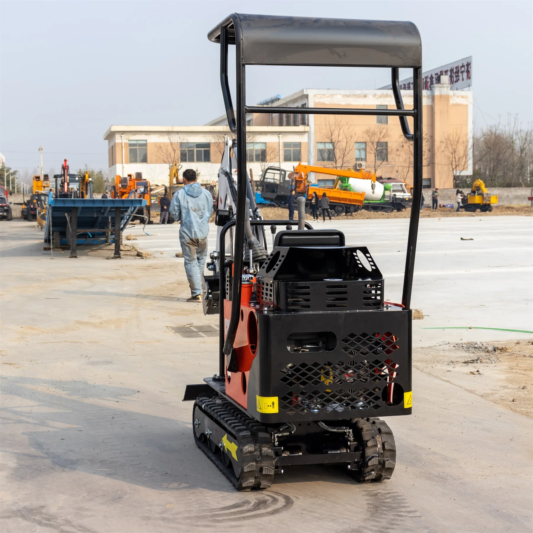 Fast Delivery Mini Excavator 0.8 Tons Excavator Hydraulic New Bagged Crawler Excavator with Attachments