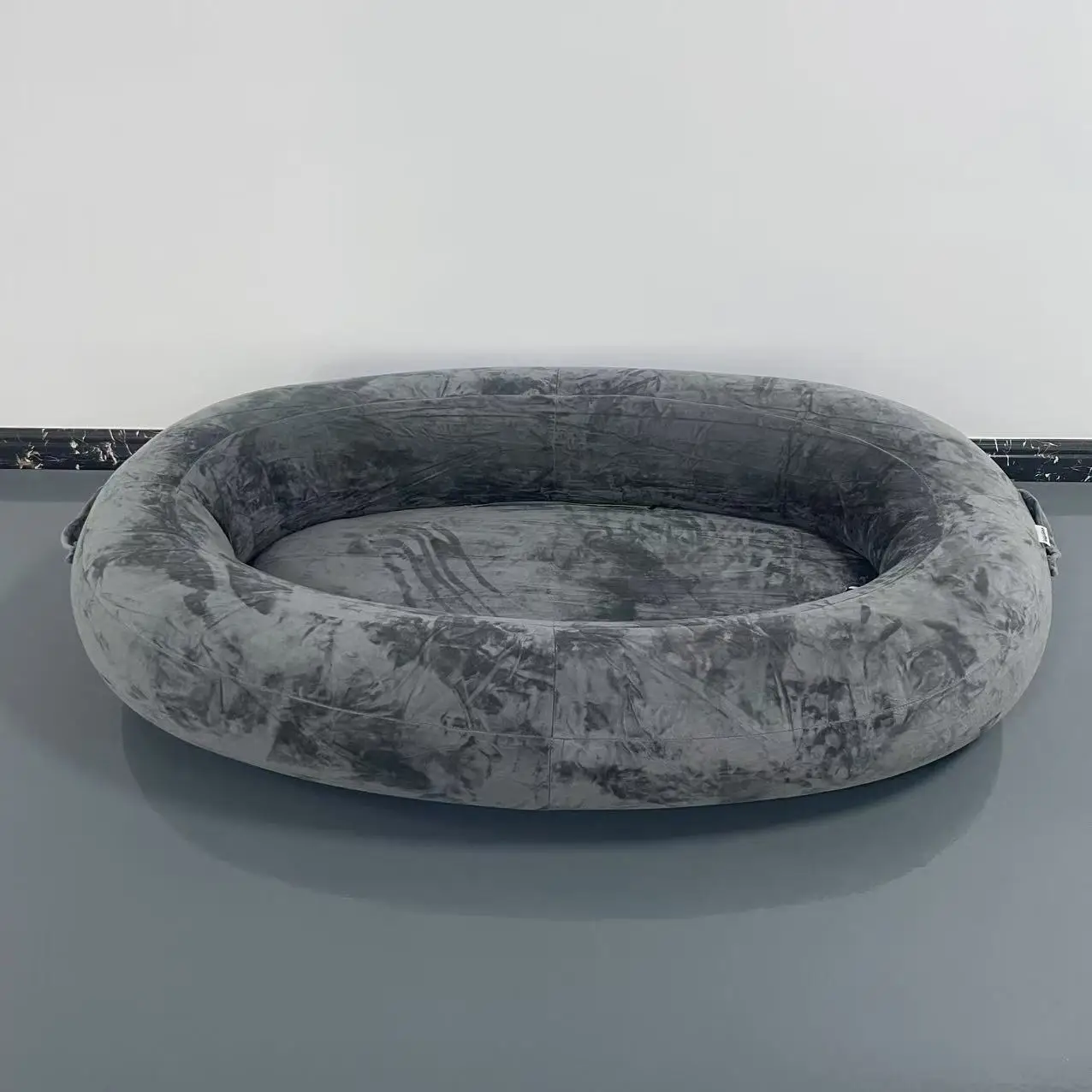 Large Inflatable Dog Bed with Scratch-Resistant Plush Fabric Cover, Thickened Inflatable Inner Liner, Deflatable and Foldable, Suitable for Adults and Pets, Waterproof Lining, Dark Gray, 71