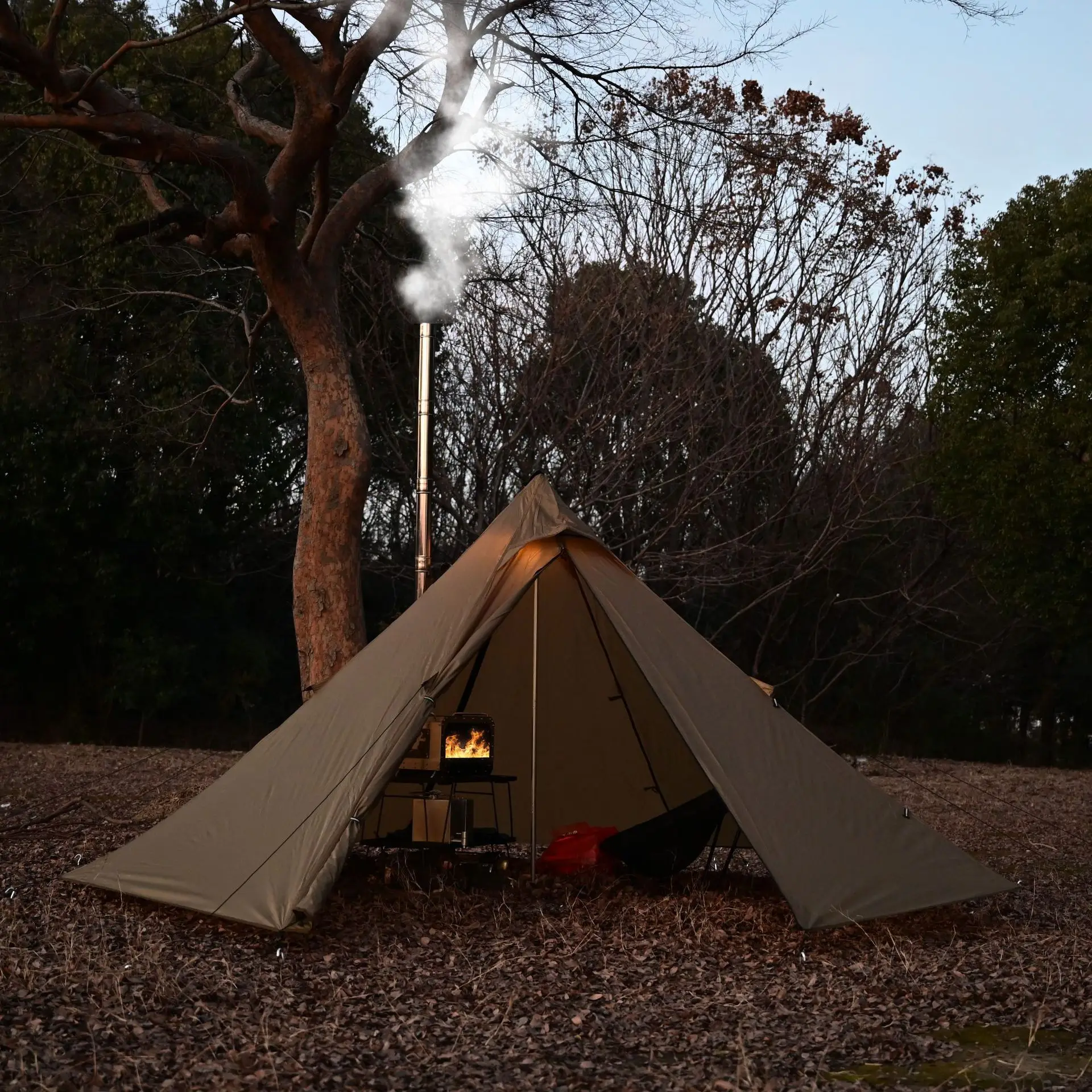 abri-de-camping-octogonal-leger-et-impermeable-pour-plusieurs-personnes-ideal-pour-les-rassemblements-en-plein-air